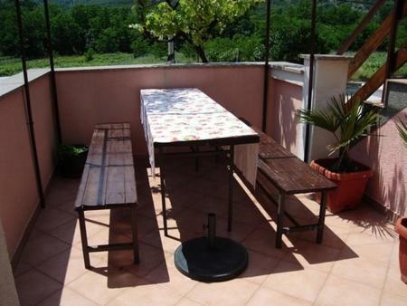 Apartmani Sersic Baška Exterior foto
